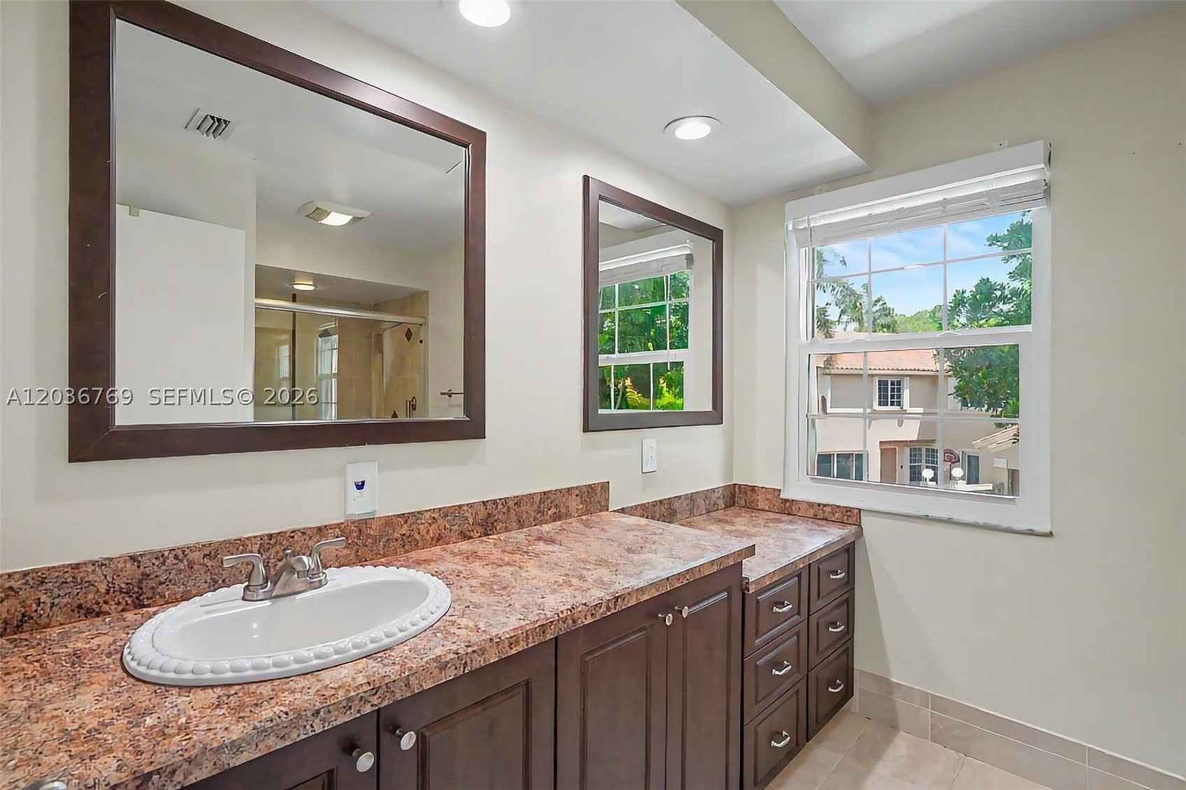 EMBASSY LAKES - Residential Lease