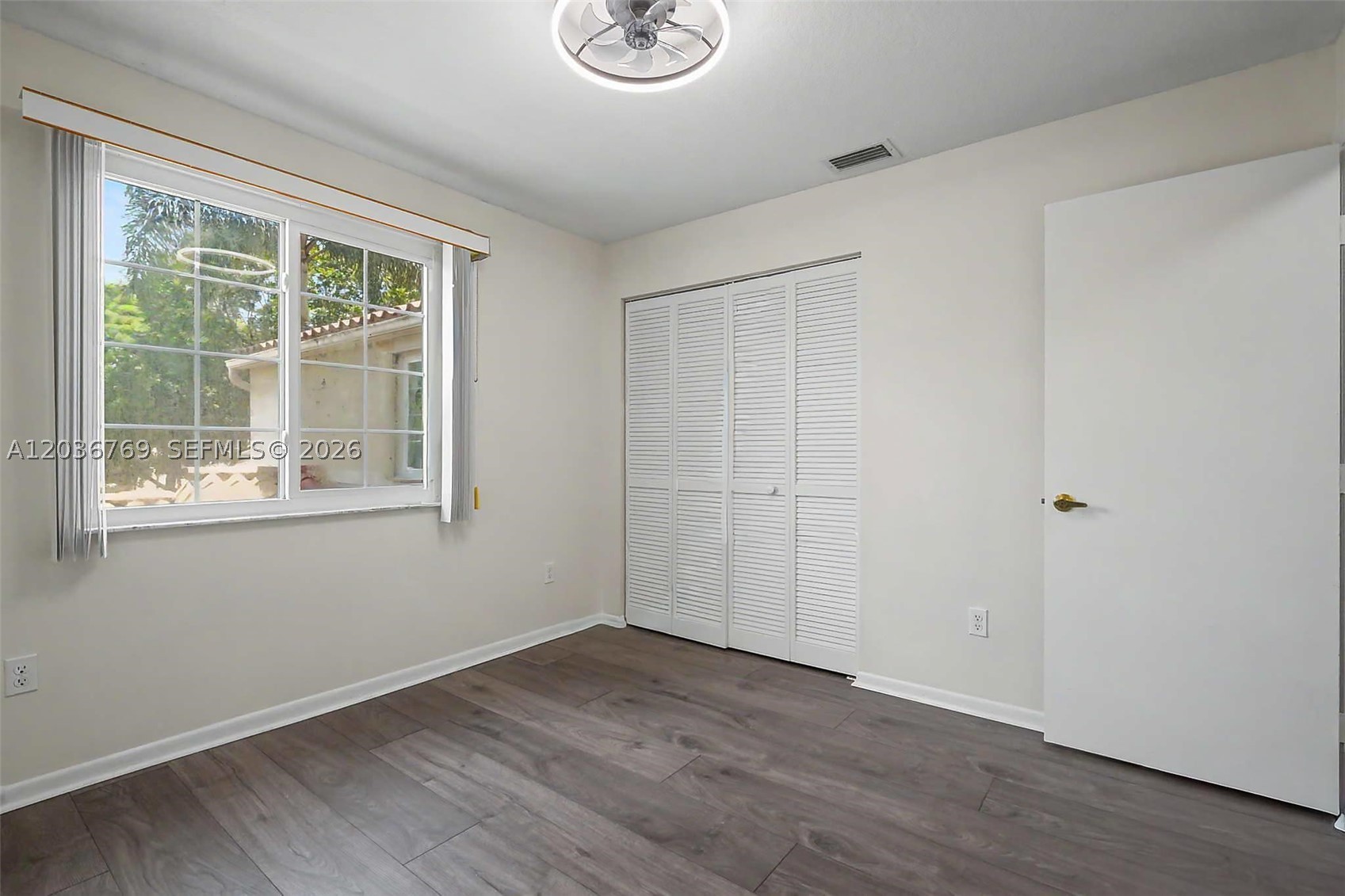 EMBASSY LAKES - Residential Lease