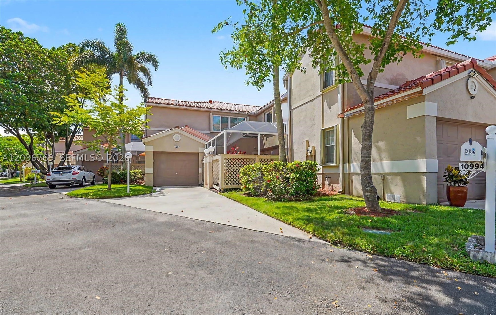 EMBASSY LAKES - Residential Lease