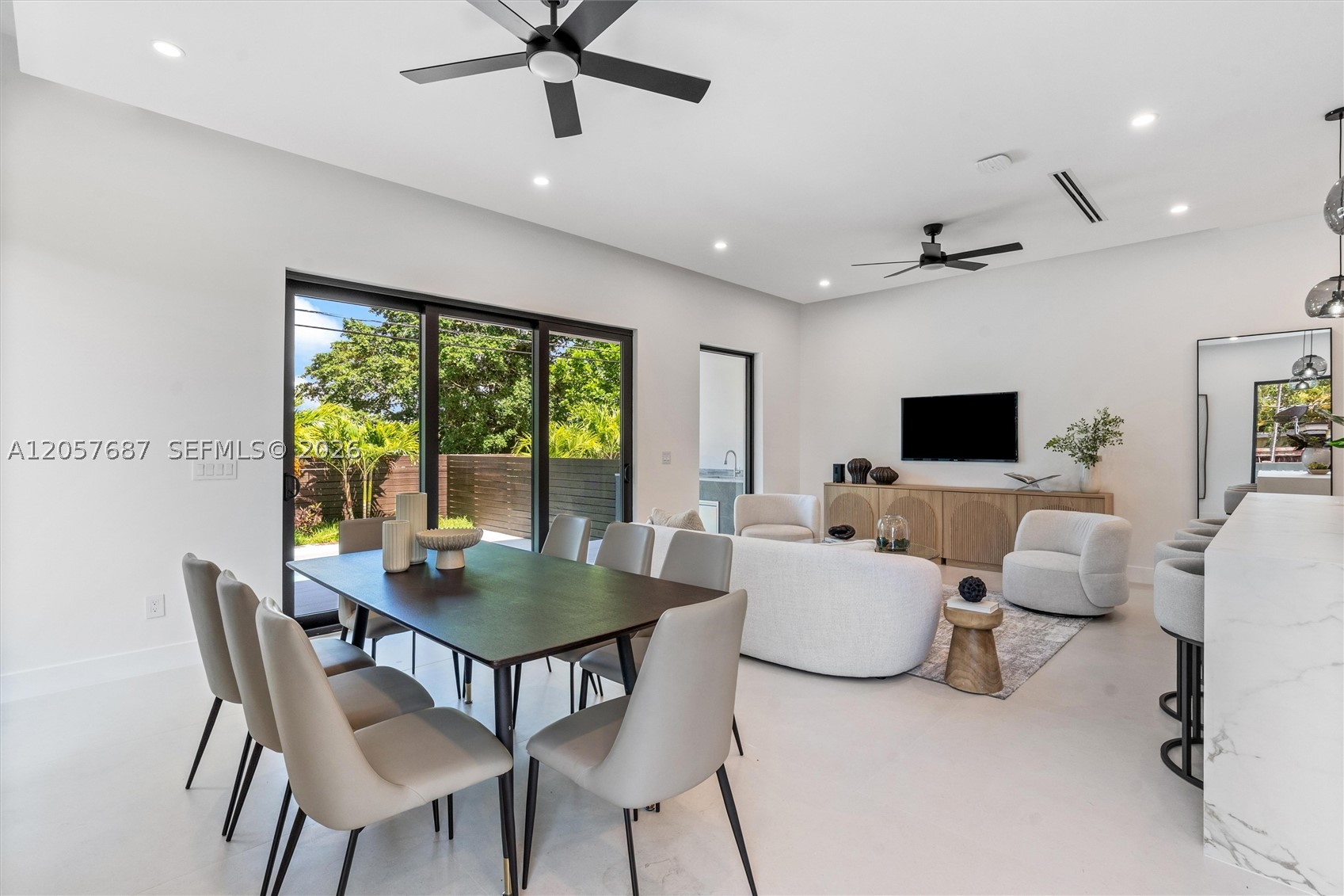 HOLIDAY HEIGHTS - Residential