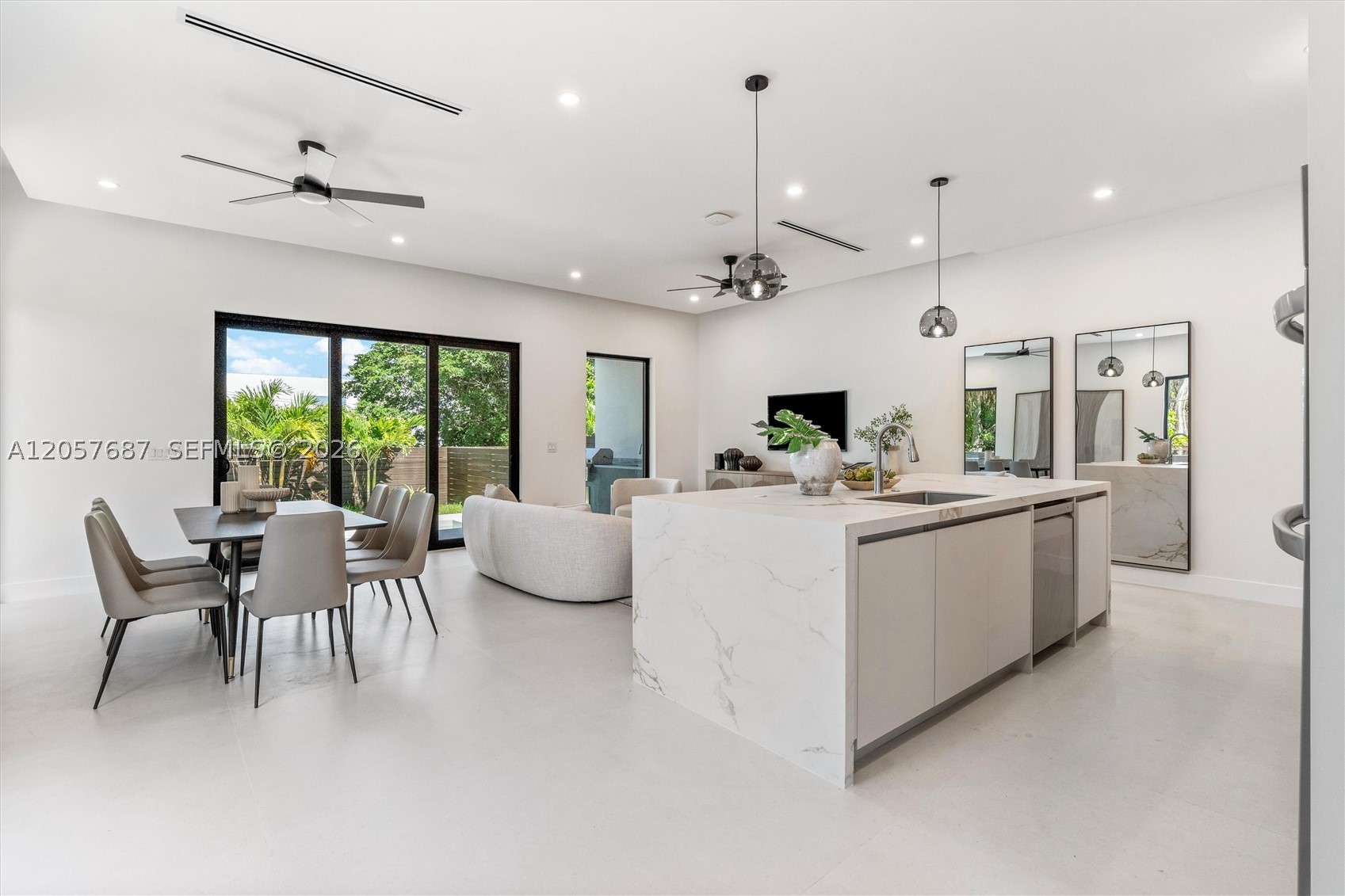HOLIDAY HEIGHTS - Residential