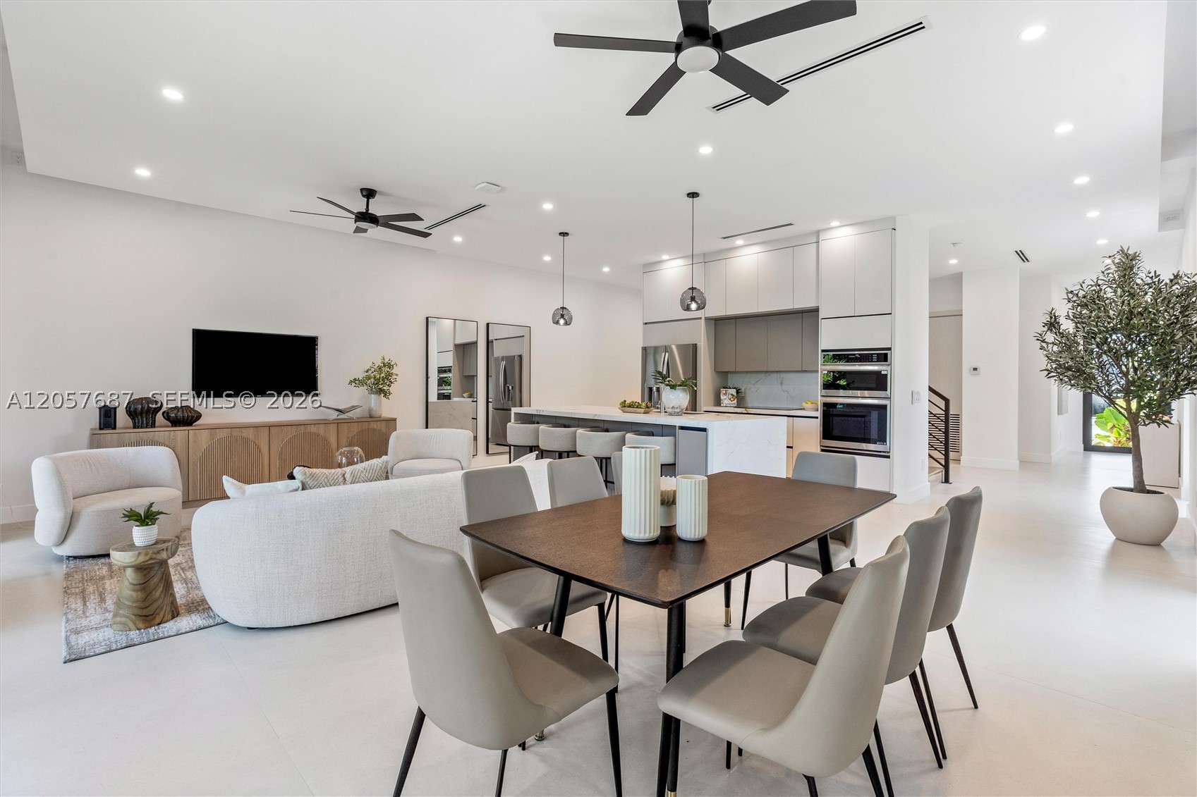 HOLIDAY HEIGHTS - Residential