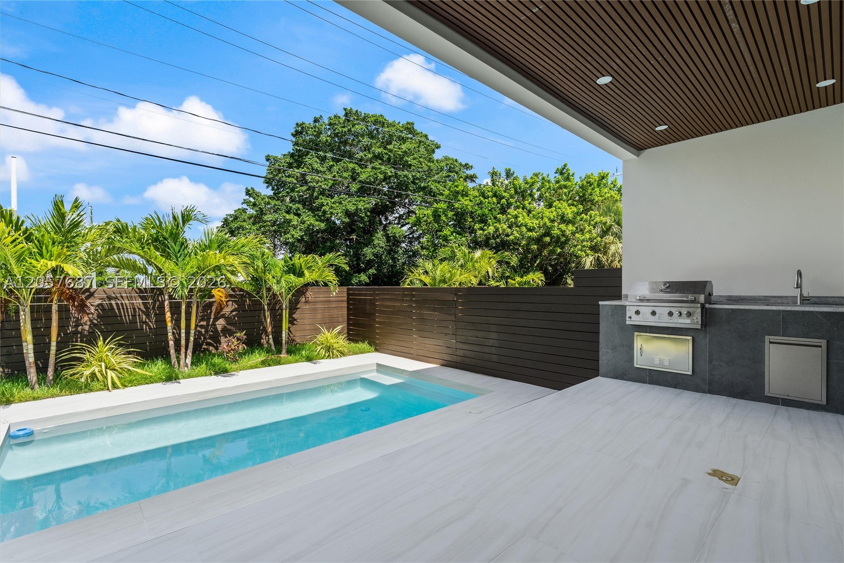 HOLIDAY HEIGHTS - Residential