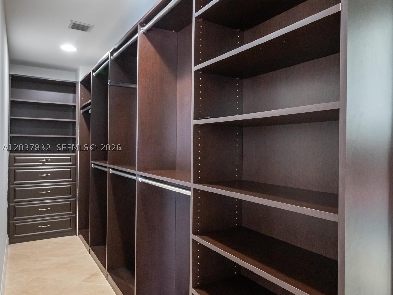 200 EAST PALMETTO PARK CO - Residential Lease
