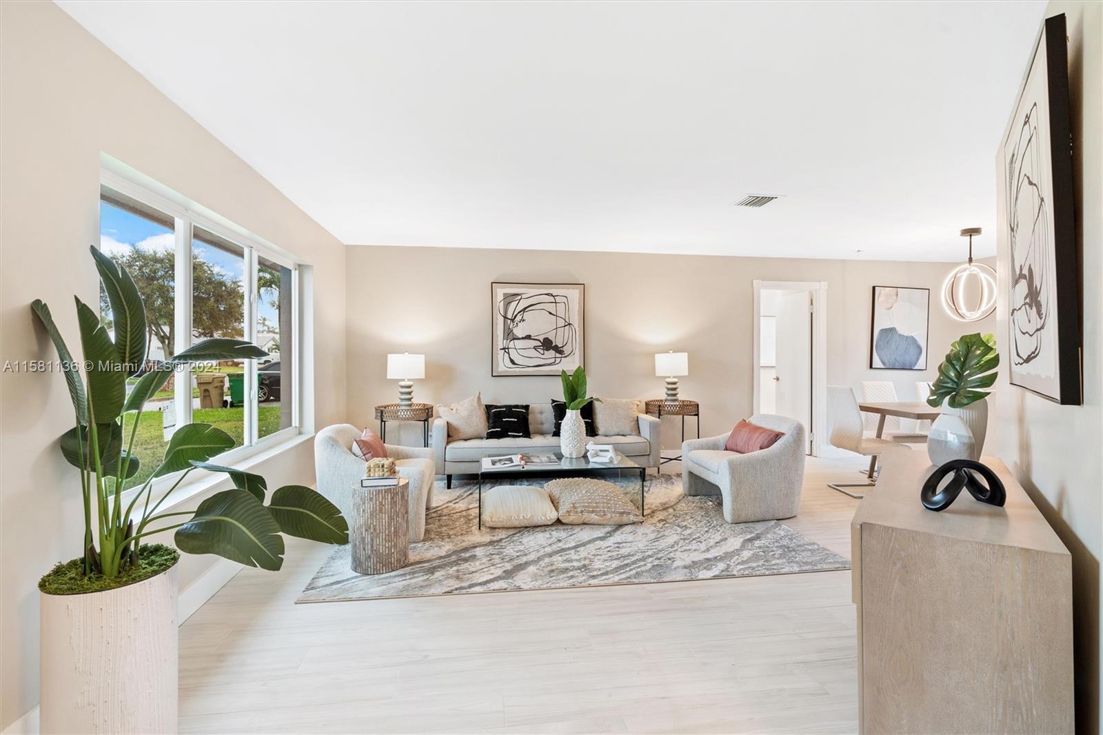 ROLLING HILLS LAKE ESTATE - Residential