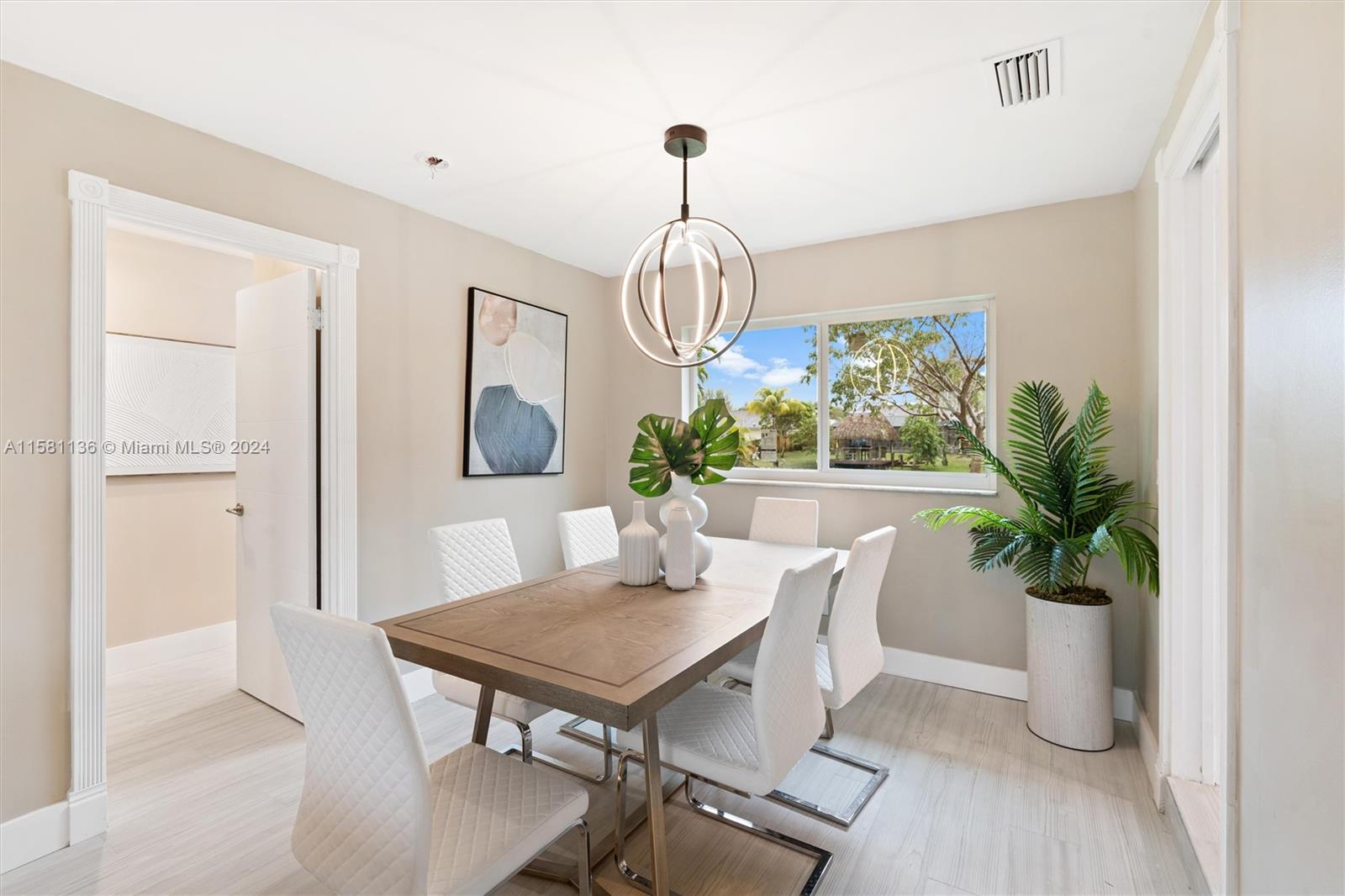 ROLLING HILLS LAKE ESTATE - Residential