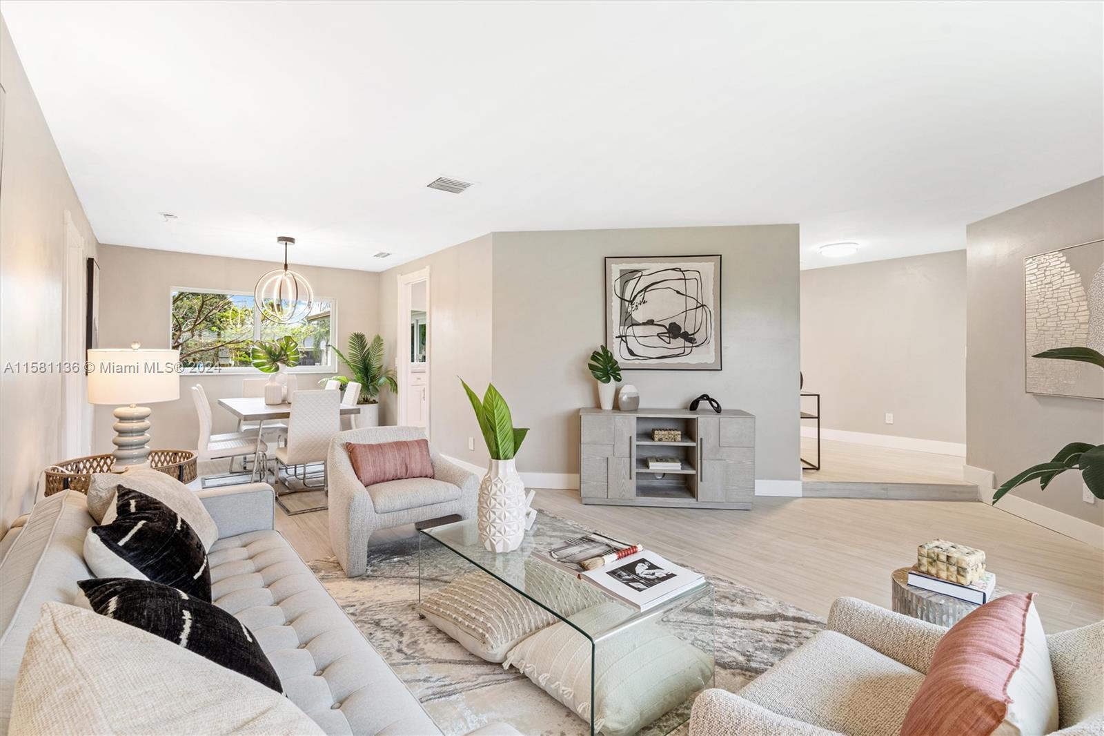 ROLLING HILLS LAKE ESTATE - Residential