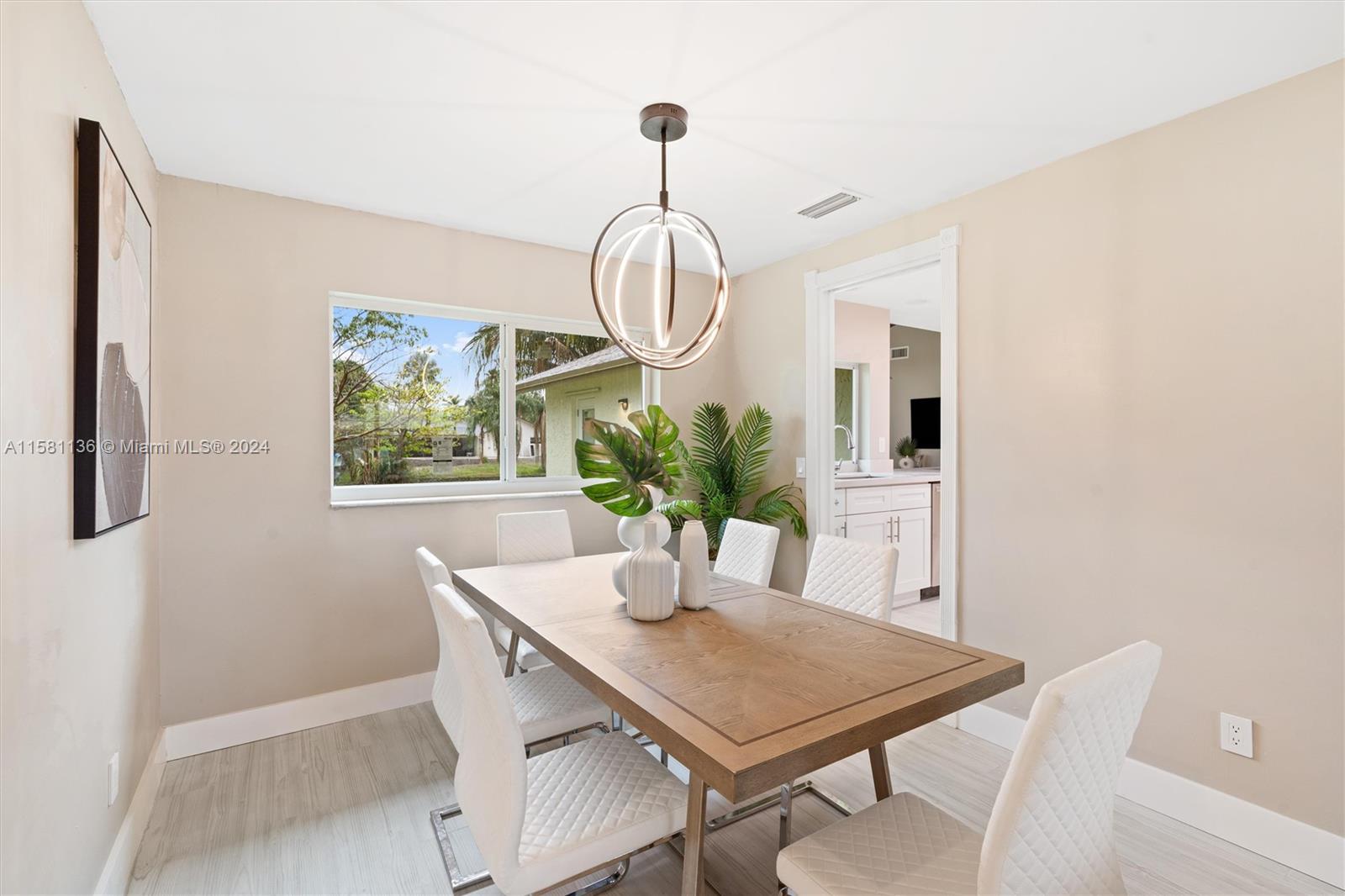 ROLLING HILLS LAKE ESTATE - Residential