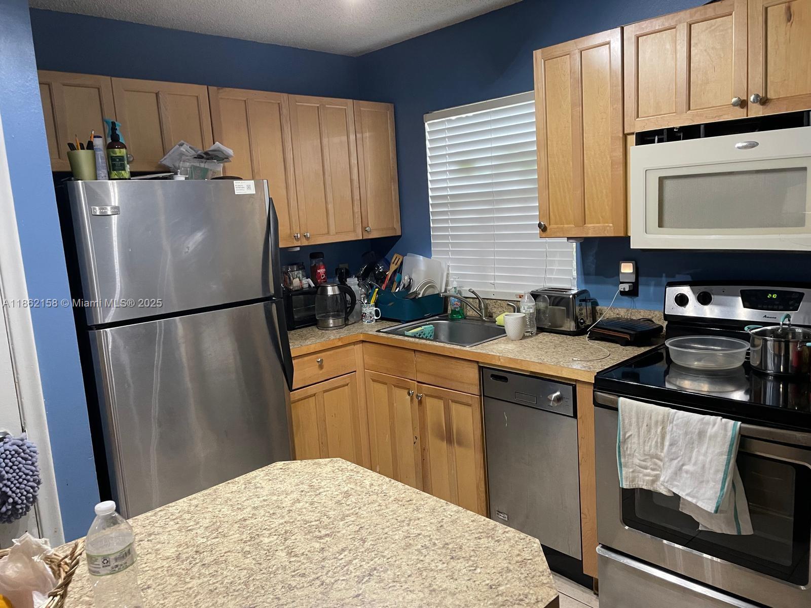 VILLAGE PARK AT OAKLAND C - Residential