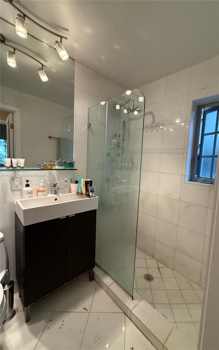 MICHIGAN PLACE CONDO - Residential