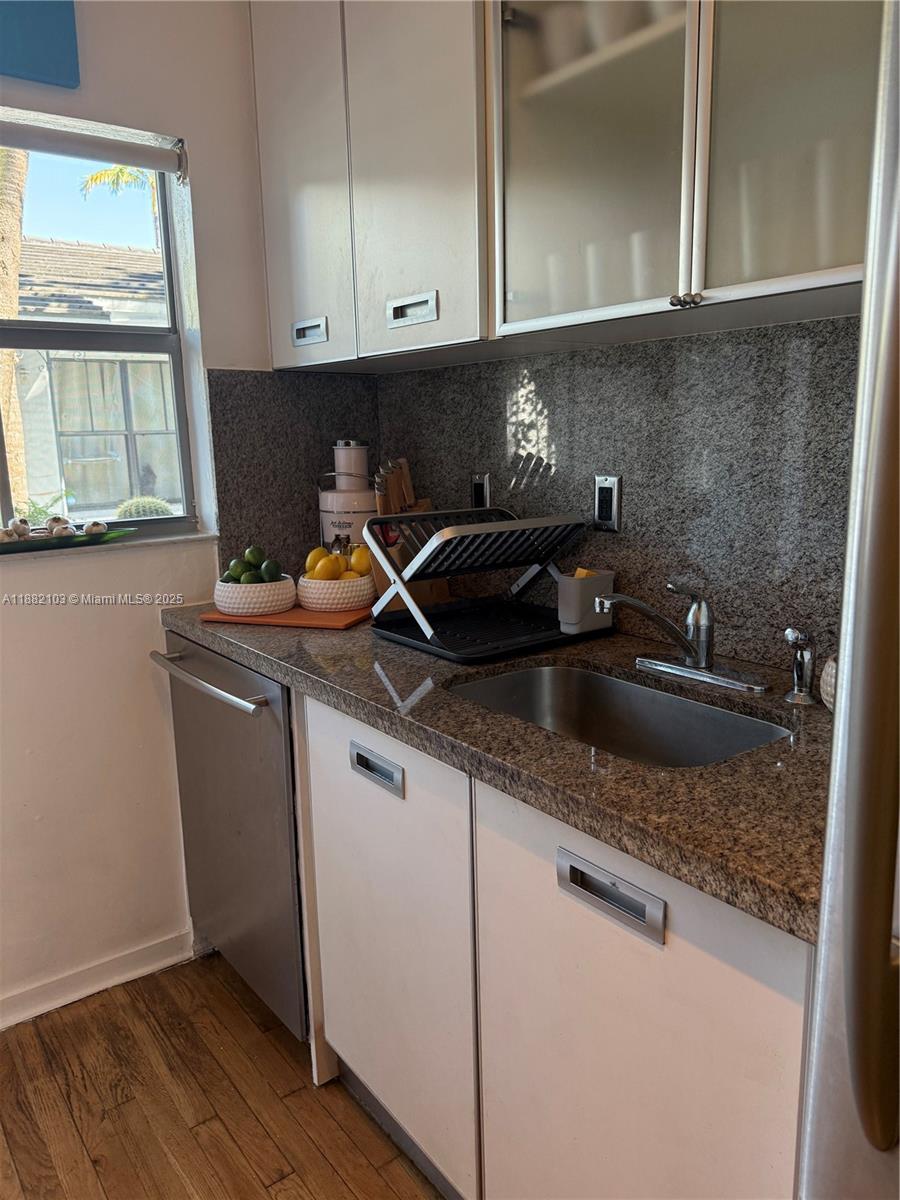MICHIGAN PLACE CONDO - Residential