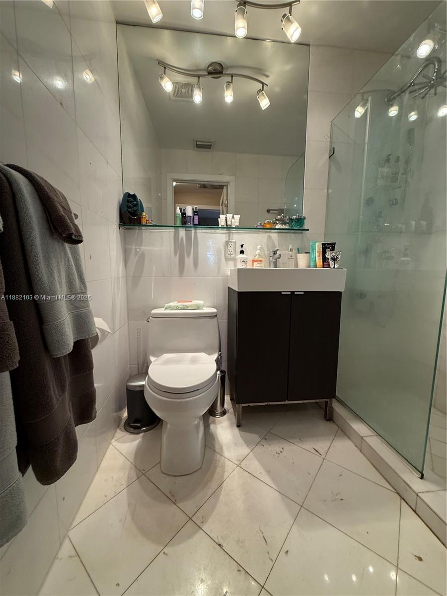 MICHIGAN PLACE CONDO - Residential