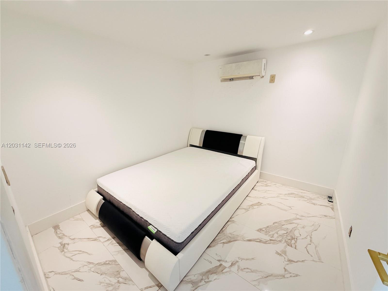 CENTRAL GOLF SEC OF HOLLY - Residential Lease