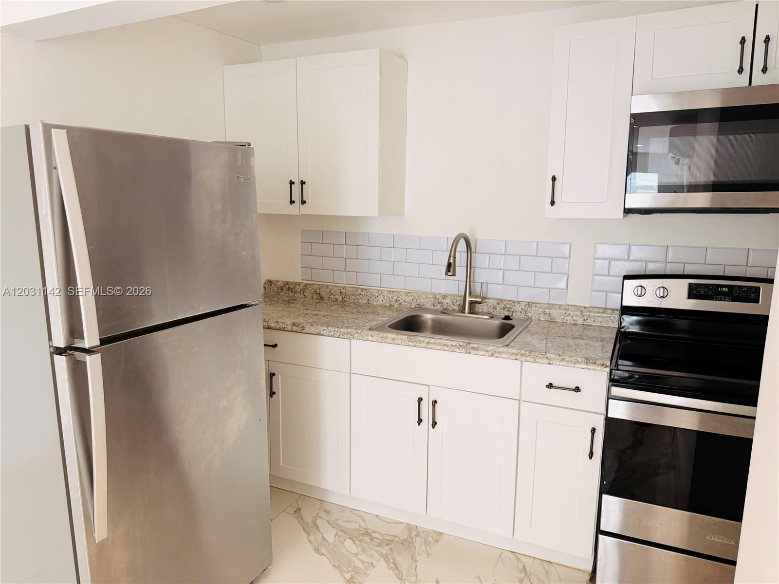 CENTRAL GOLF SEC OF HOLLY - Residential Lease