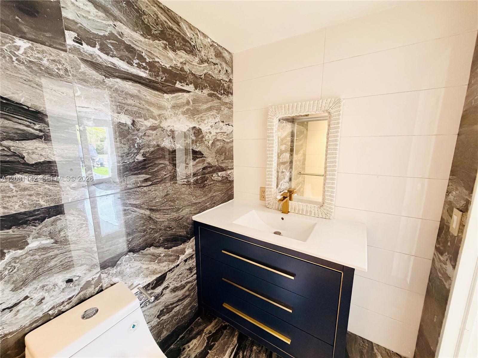 CENTRAL GOLF SEC OF HOLLY - Residential Lease
