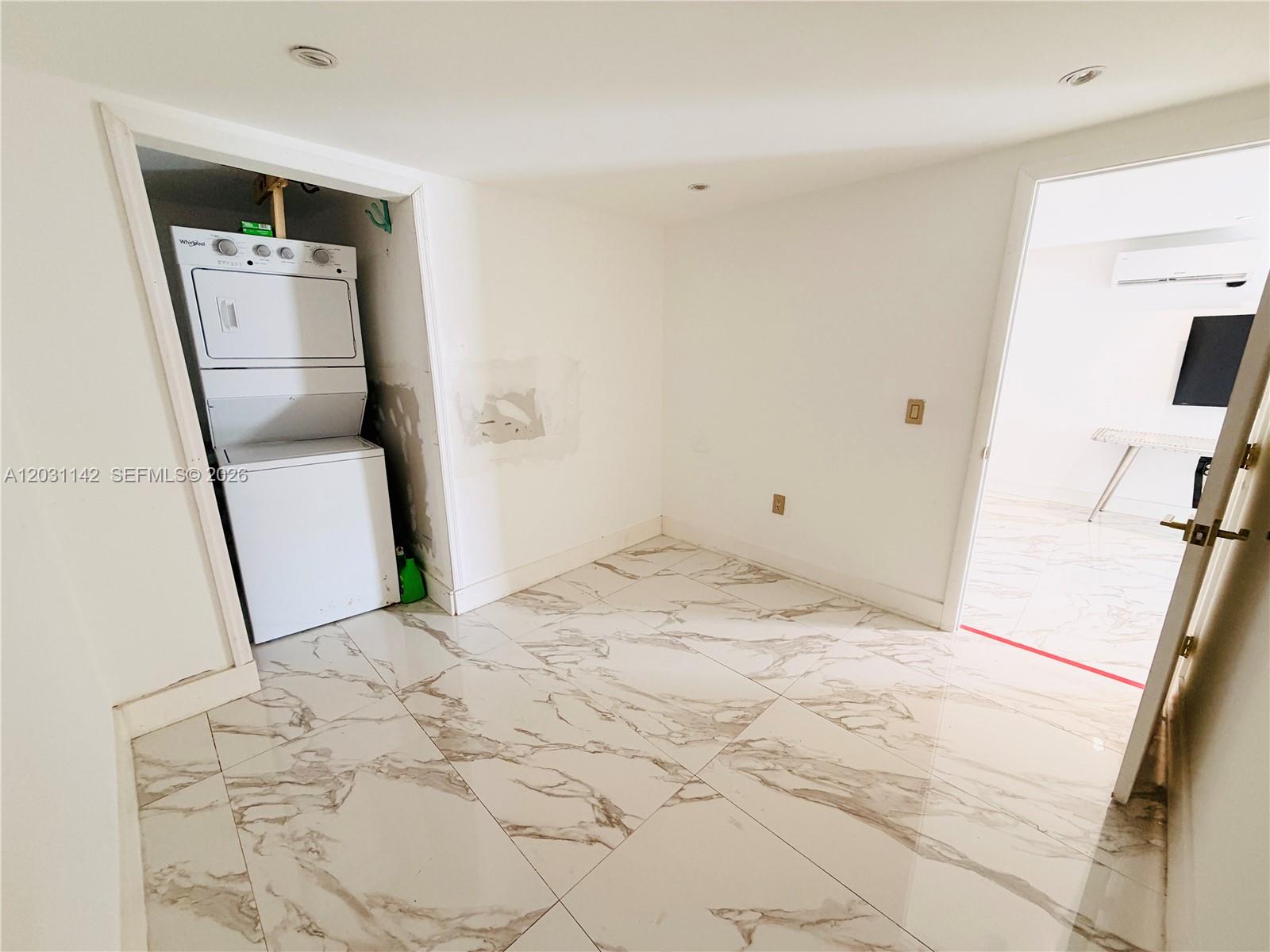 CENTRAL GOLF SEC OF HOLLY - Residential Lease