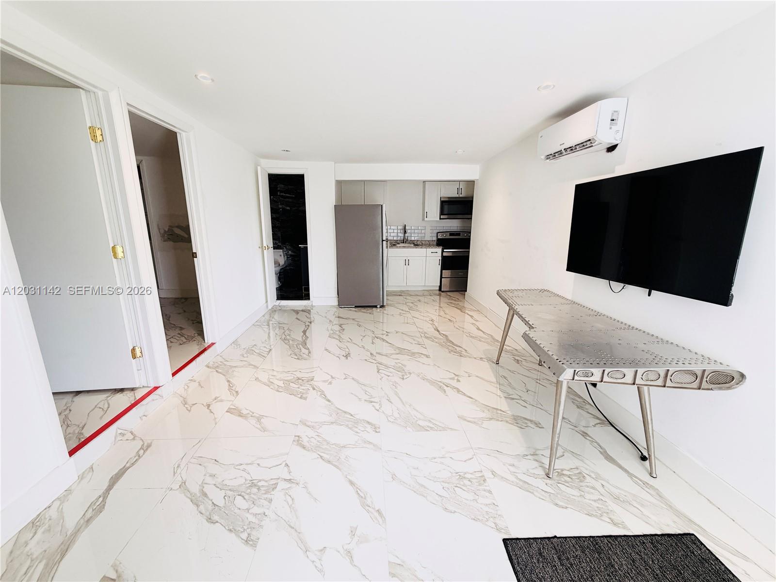 CENTRAL GOLF SEC OF HOLLY - Residential Lease