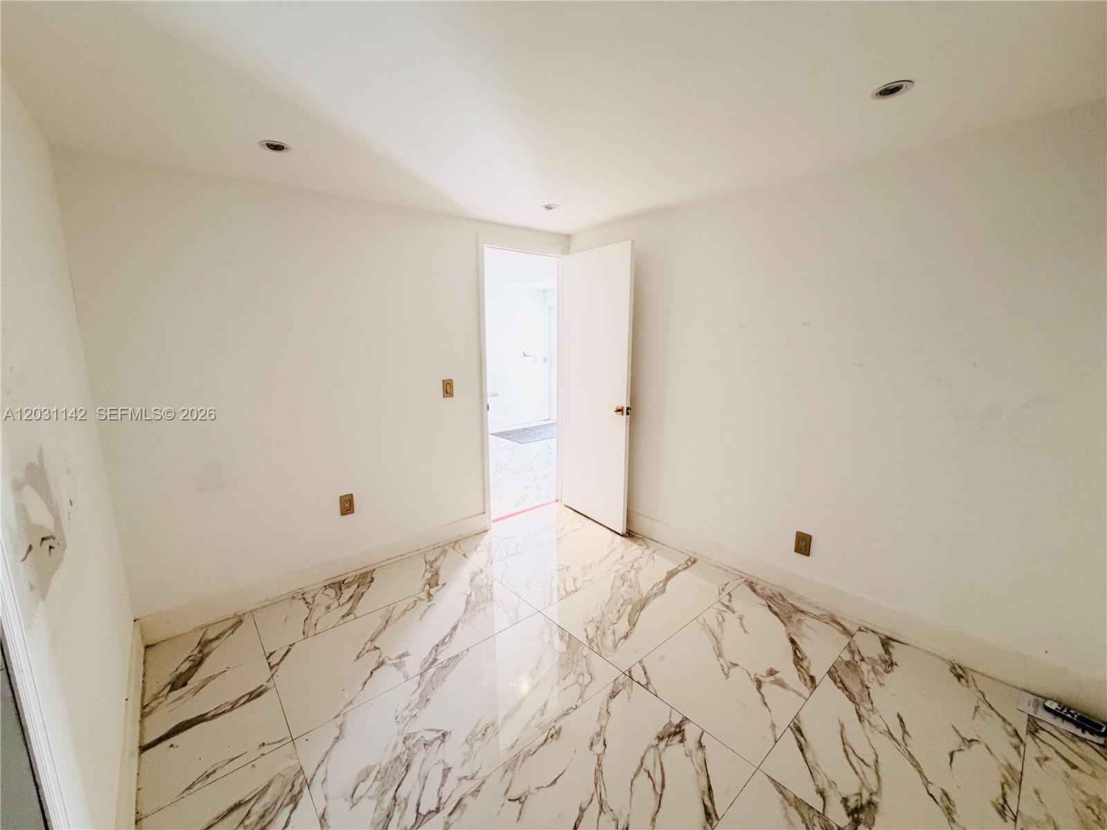 CENTRAL GOLF SEC OF HOLLY - Residential Lease