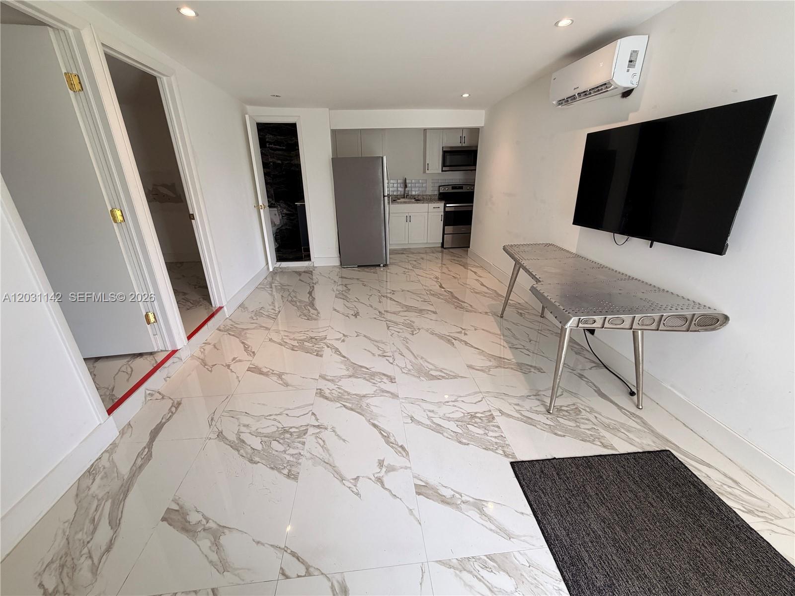 CENTRAL GOLF SEC OF HOLLY - Residential Lease