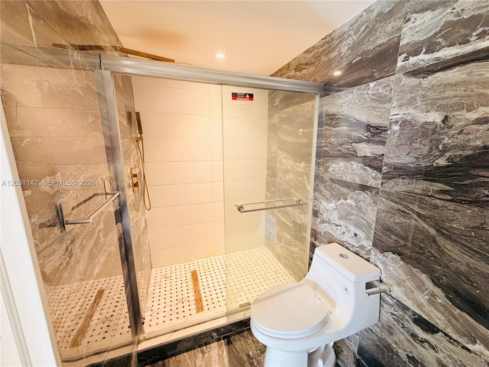 CENTRAL GOLF SEC OF HOLLY - Residential Lease