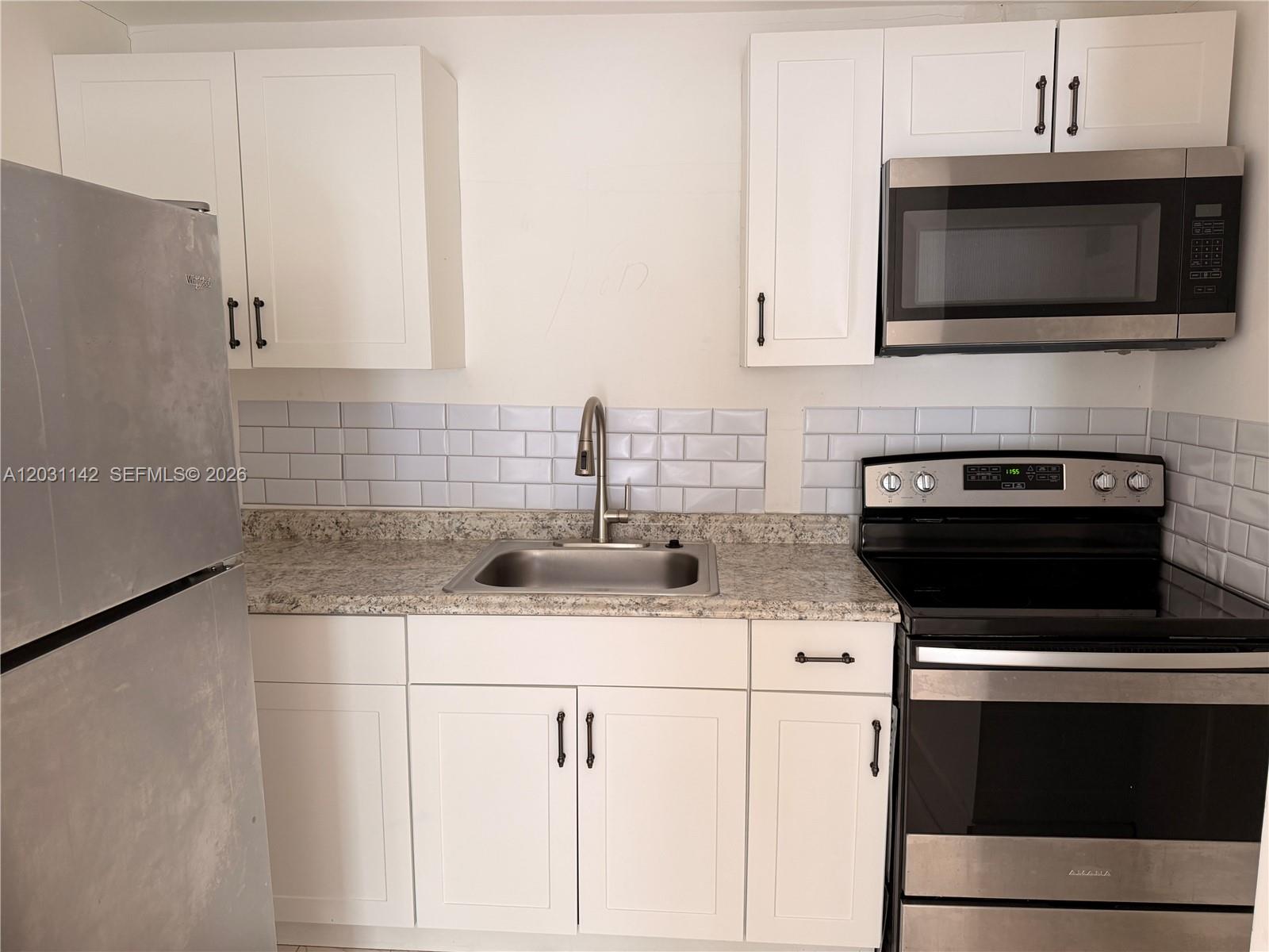 CENTRAL GOLF SEC OF HOLLY - Residential Lease