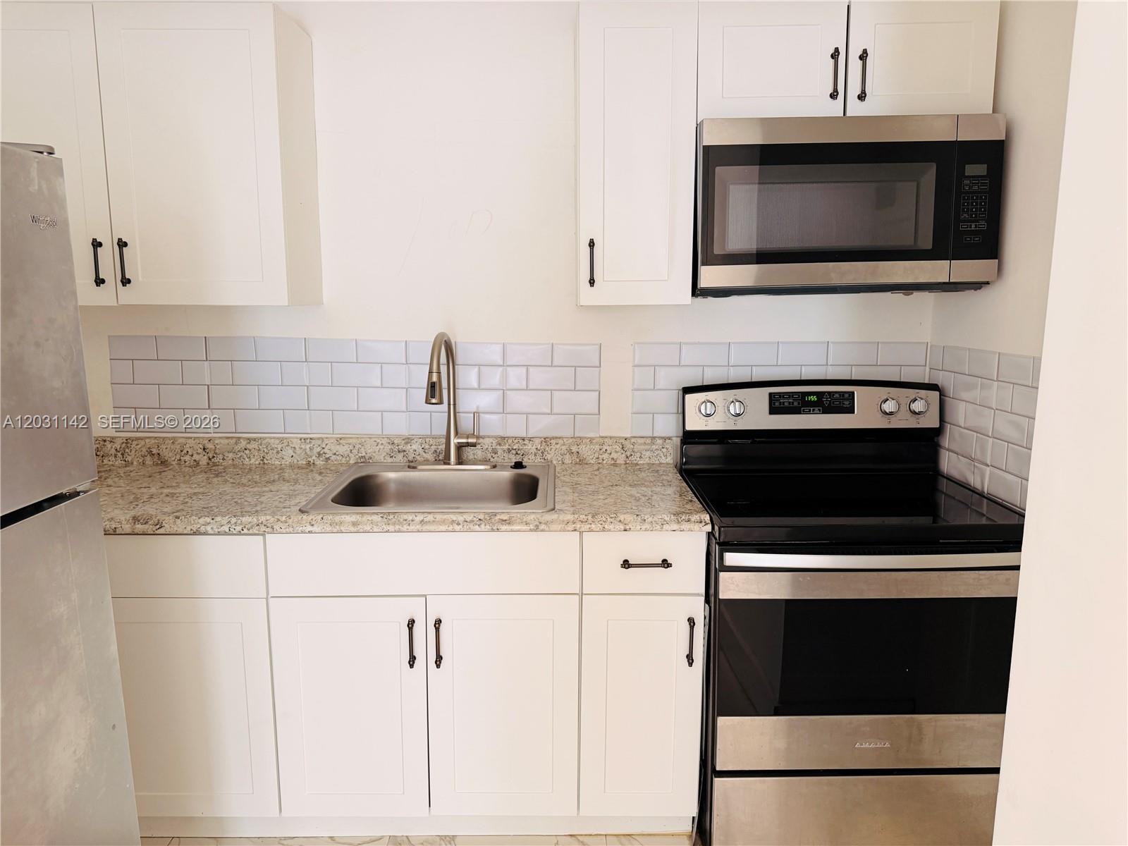 CENTRAL GOLF SEC OF HOLLY - Residential Lease