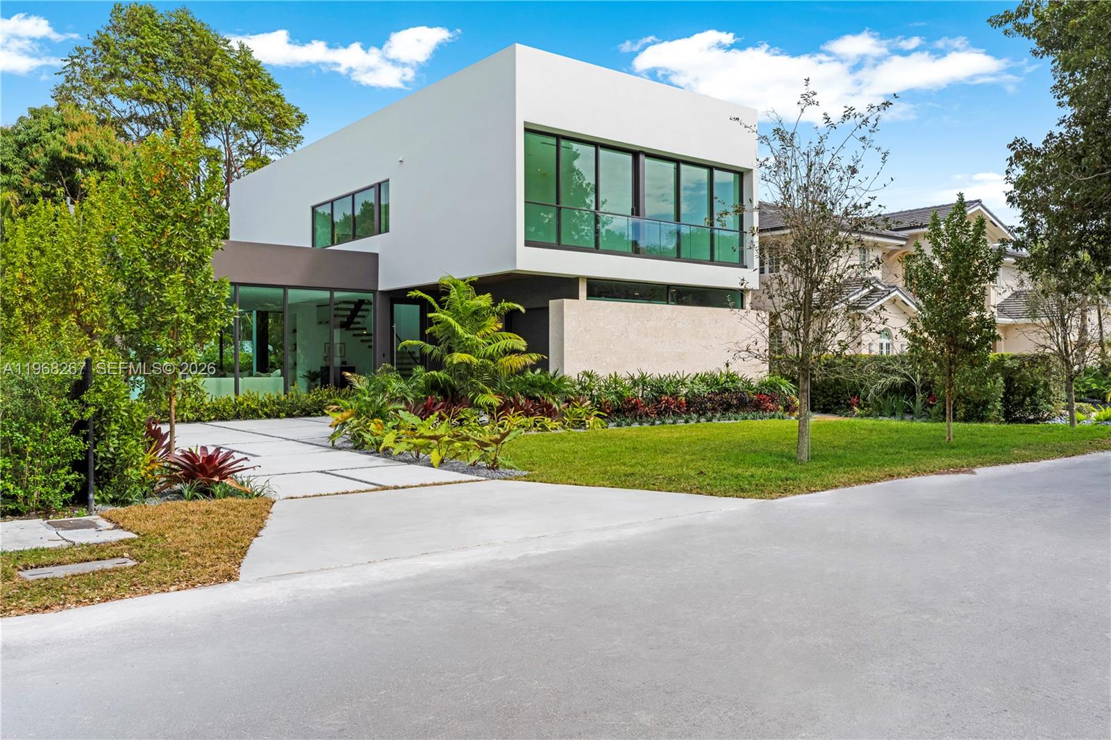 Unique 5Bed/6.5Bath, brand new construction, modern house in the heart of South Coconut Grove! Meticulously built with top of the line finishes.Perfect for the most discerning buyer. 4 bedrooms en-suite upstairs+2nd family room. Guest bedroom with en-suite bathroom on 1st floor. Expansive open kitchen with sleek Italian cabinetry. Sub-Zero/Wolf appliances, high-end bathroom fixtures and closet cabinetry throughout. LED lighting, Ethernet wired, Control 4. Fabulous outdoor entertaining with covered terrace featuring a well equipped summer kitchen and large pool. Oversized 2 car garage. Concrete perimeter fence for plenty of privacy. Within minutes to the Grove village center’s restaurants and bay front parks & marinas. Must see to appreciate it!