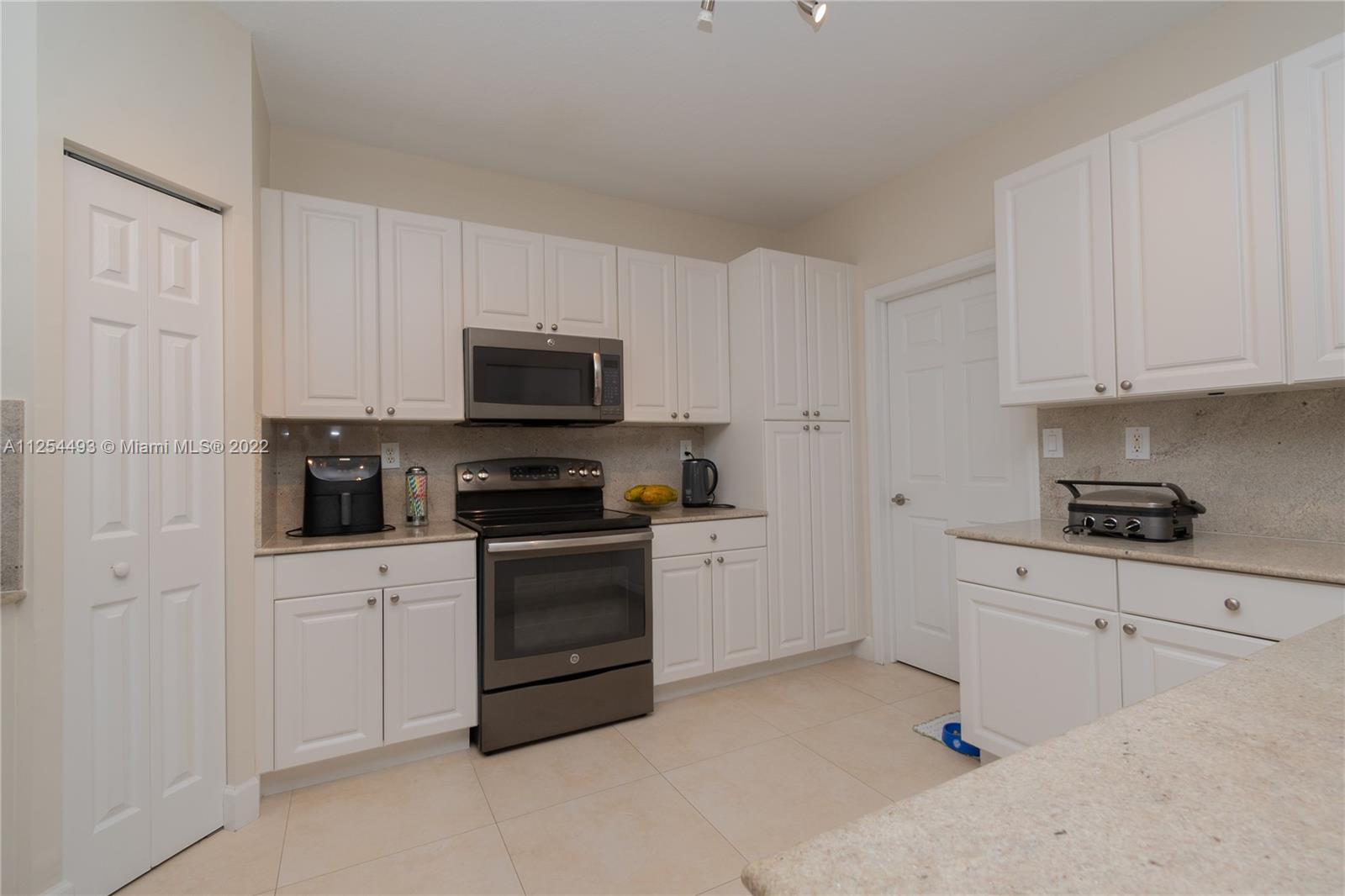 DORAL ISLES MARTINIQUE - Residential Lease