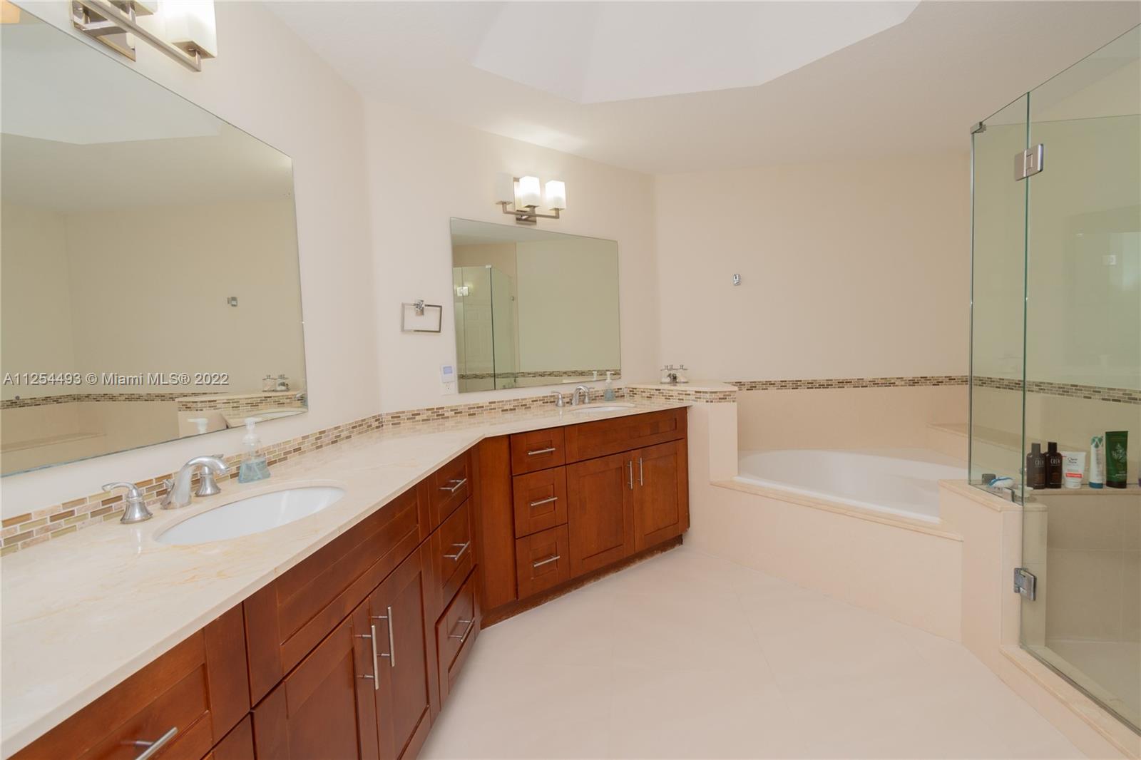 DORAL ISLES MARTINIQUE - Residential Lease