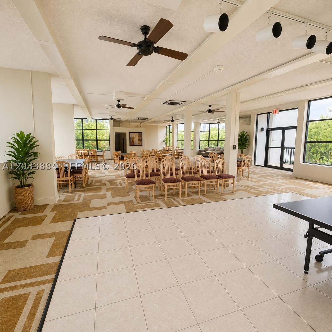 OCEANVIEW PARK CONDO - Residential Lease
