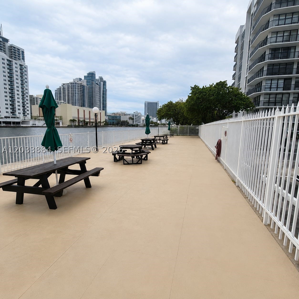 OCEANVIEW PARK CONDO - Residential Lease