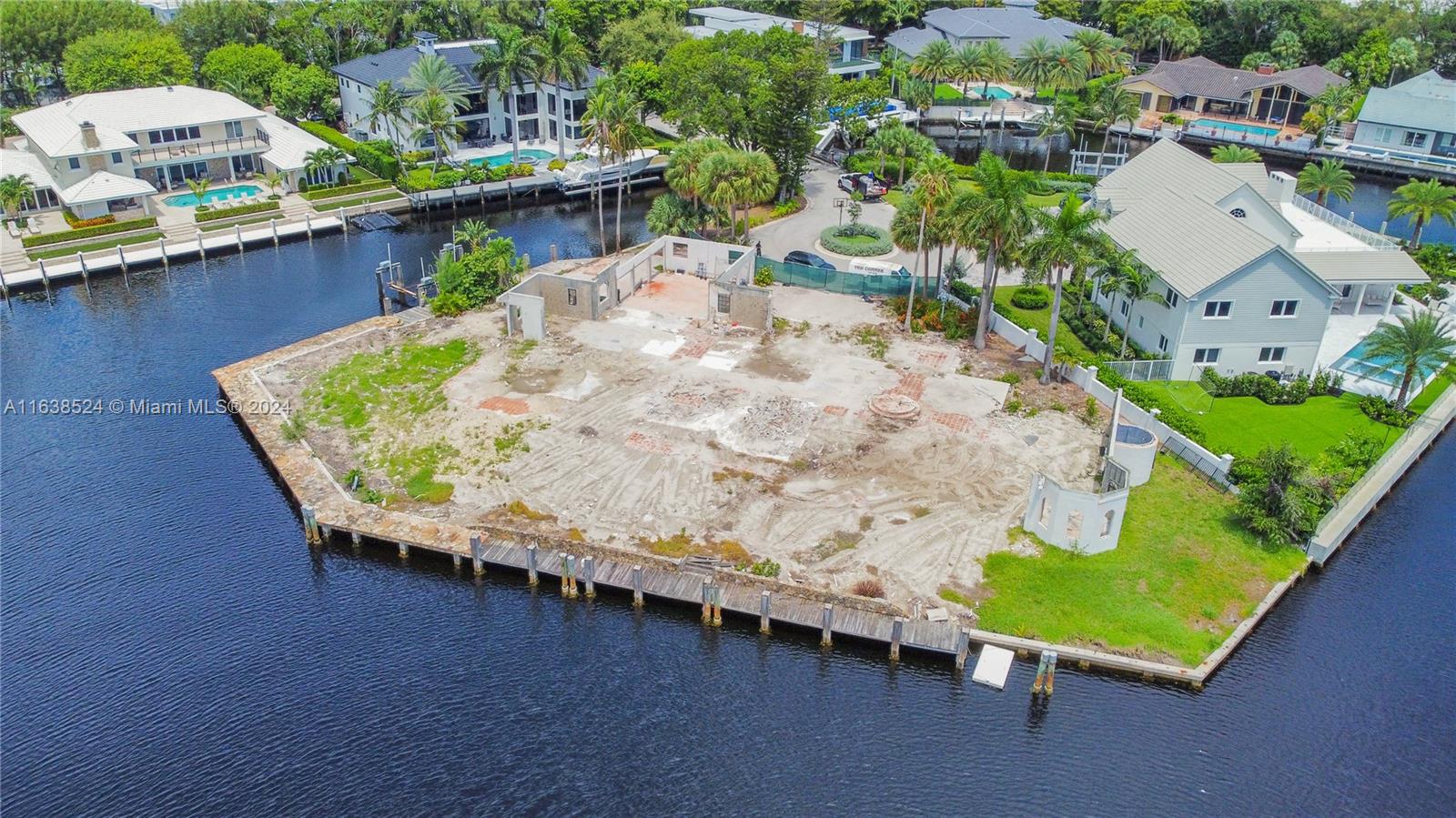 BAY COLONY SEC OF LANDING - Land