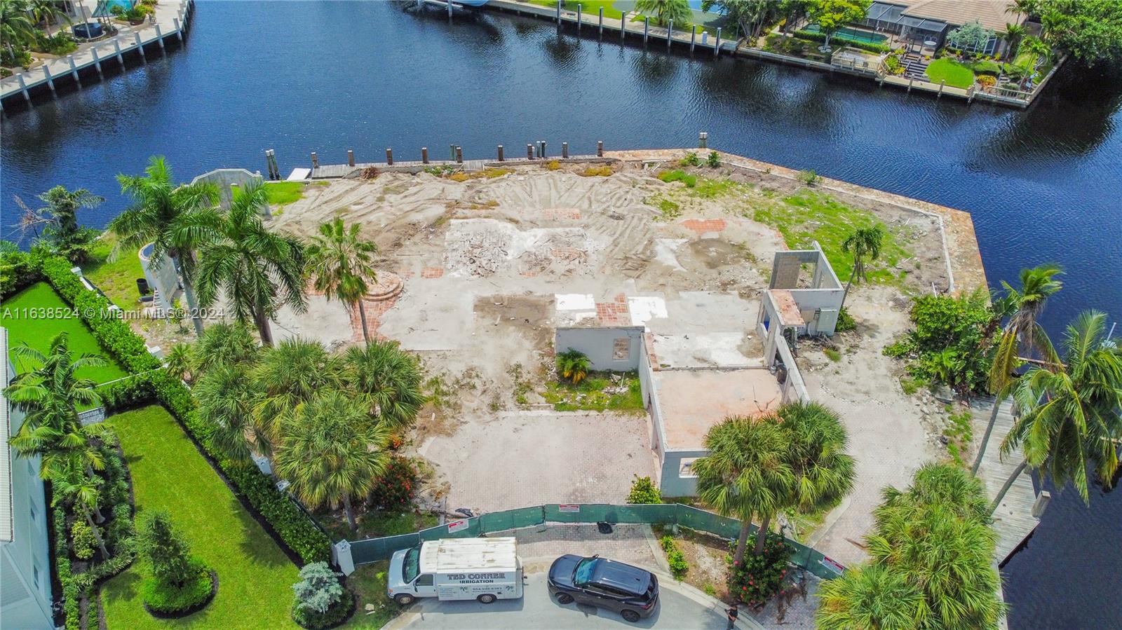 BAY COLONY SEC OF LANDING - Land