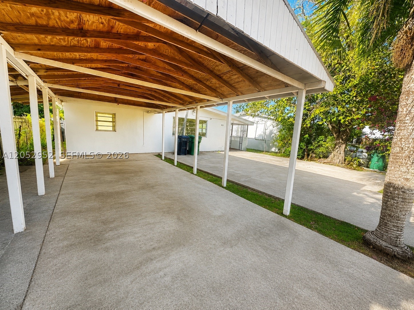 PALM AVE HEIGHTS - Residential Lease