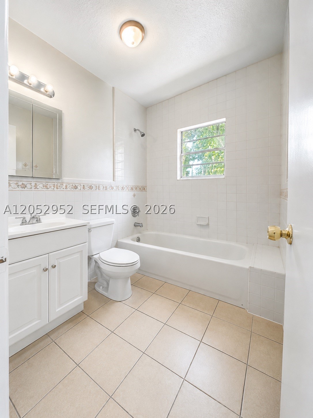 PALM AVE HEIGHTS - Residential Lease