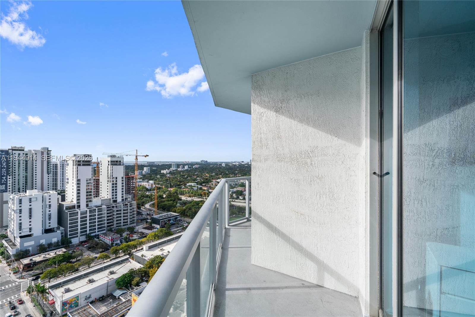 LATITUDE ON THE RIVER CON - Residential