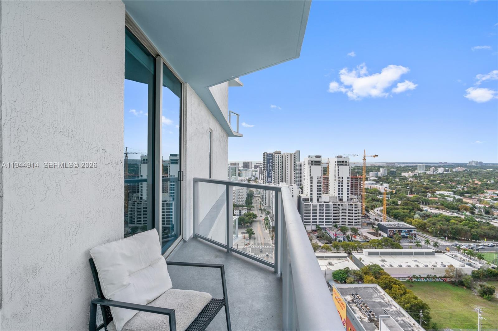 LATITUDE ON THE RIVER CON - Residential