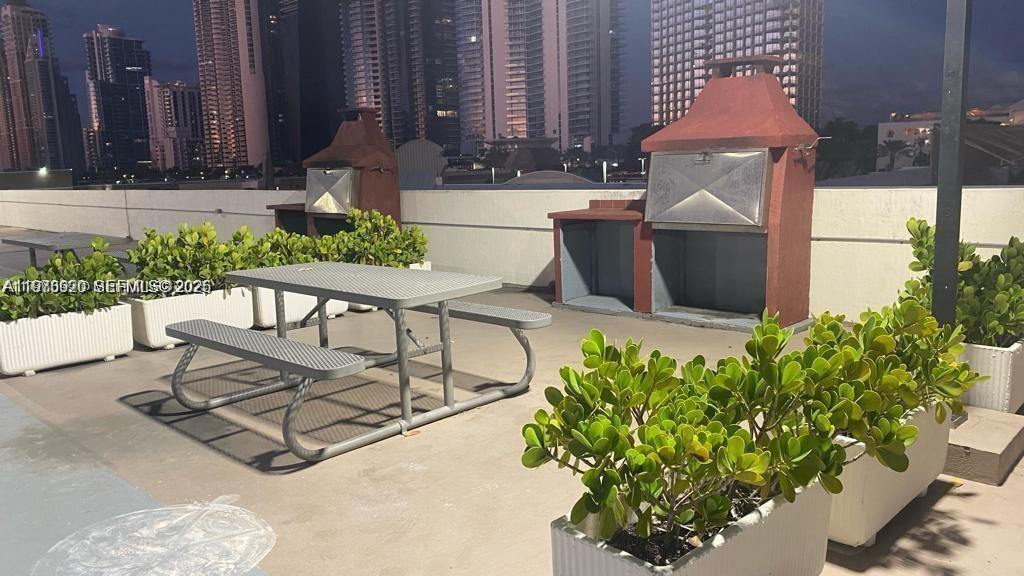 PLAZA OF AMERICAS CONDO P - Residential