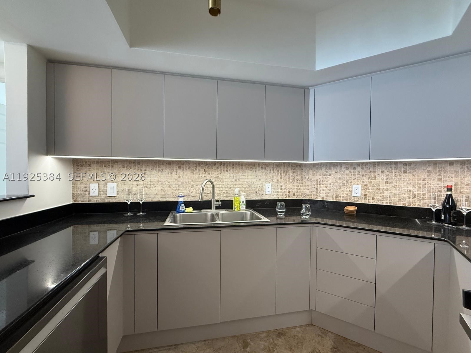 LA PERLA CONDO - Residential