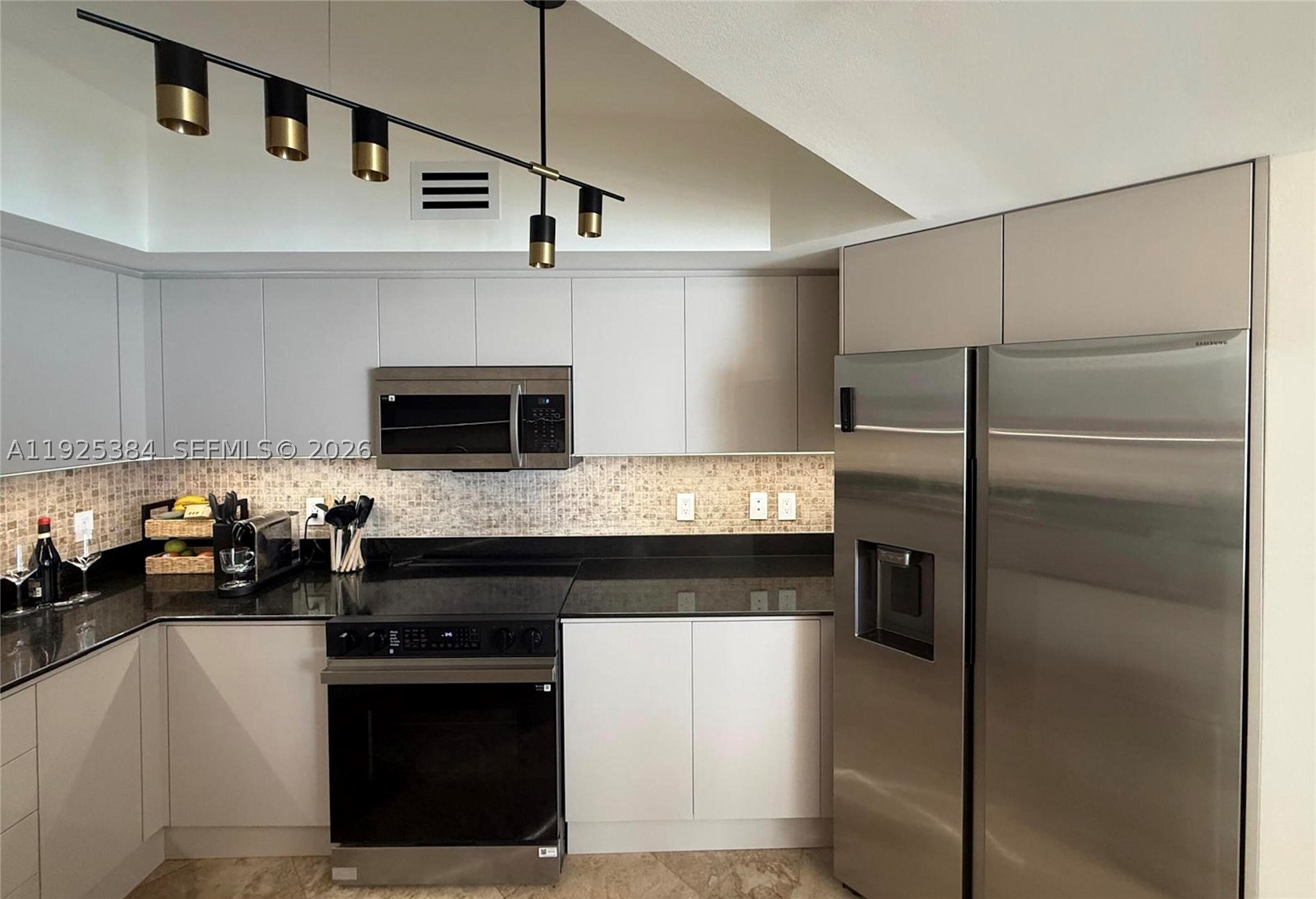 LA PERLA CONDO - Residential