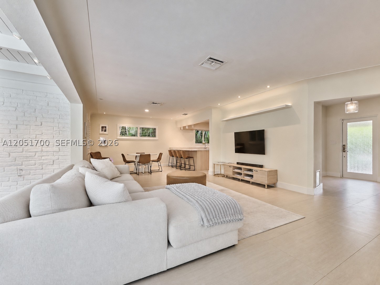 PARK PLAZA - Residential Lease