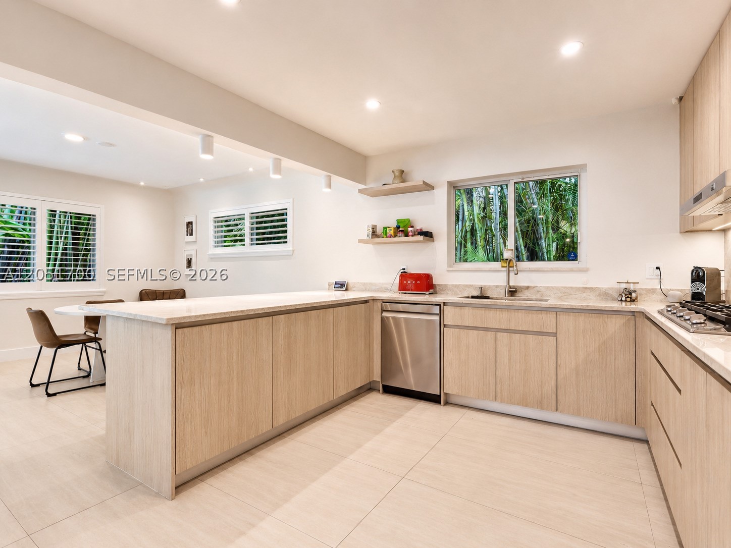 PARK PLAZA - Residential Lease