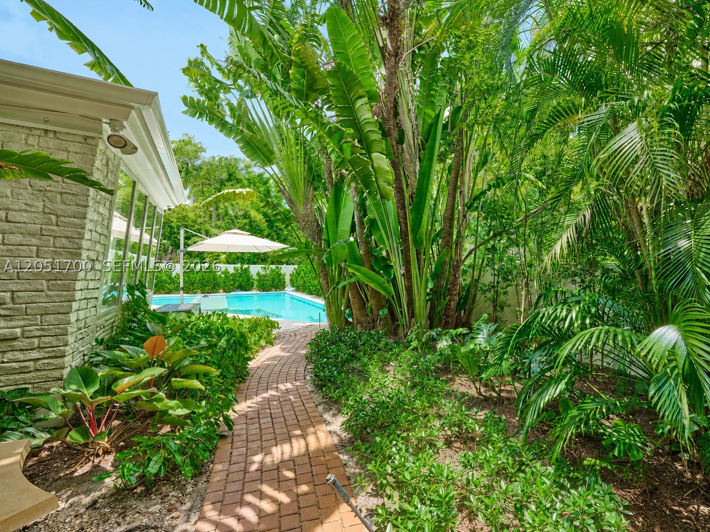 PARK PLAZA - Residential Lease