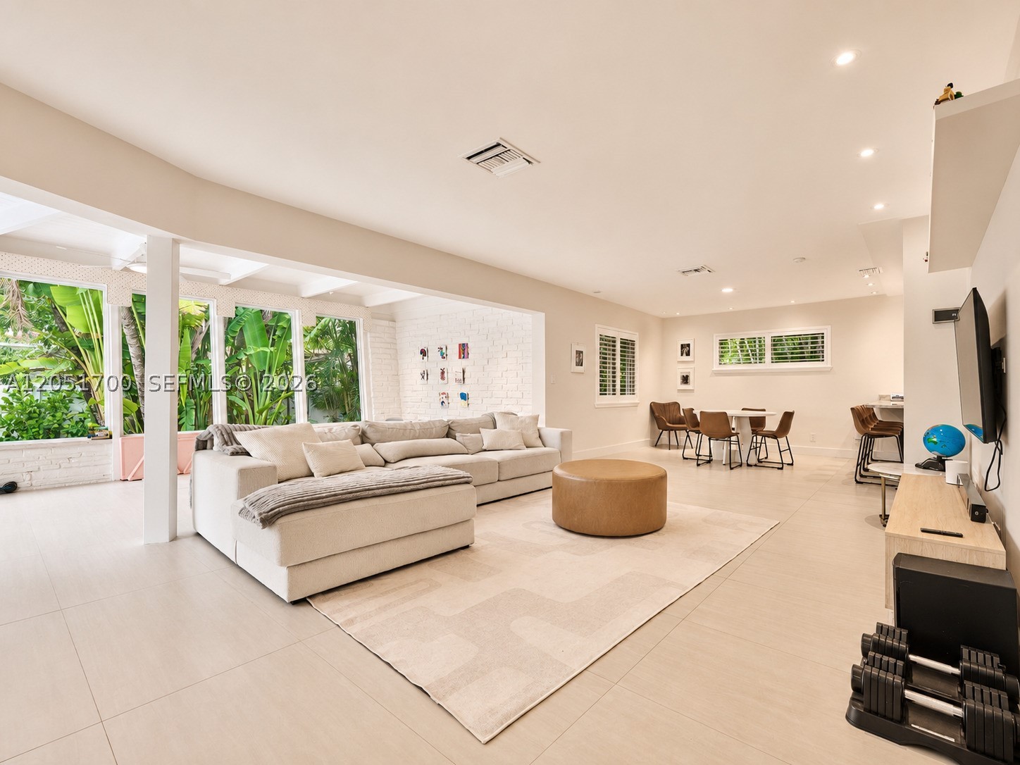 PARK PLAZA - Residential Lease