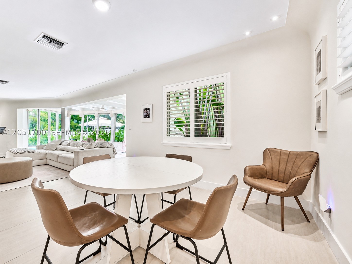 PARK PLAZA - Residential Lease