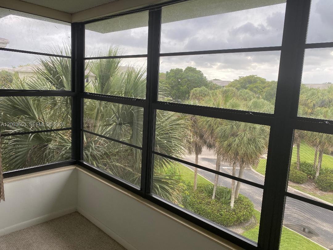 CONDO 27 OF WHITEHALL CON - Residential