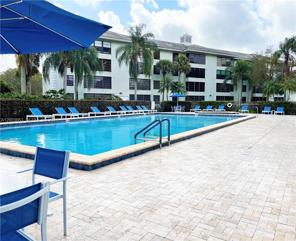 CONDO 27 OF WHITEHALL CON - Residential