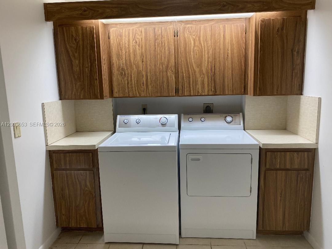 CONDO 27 OF WHITEHALL CON - Residential