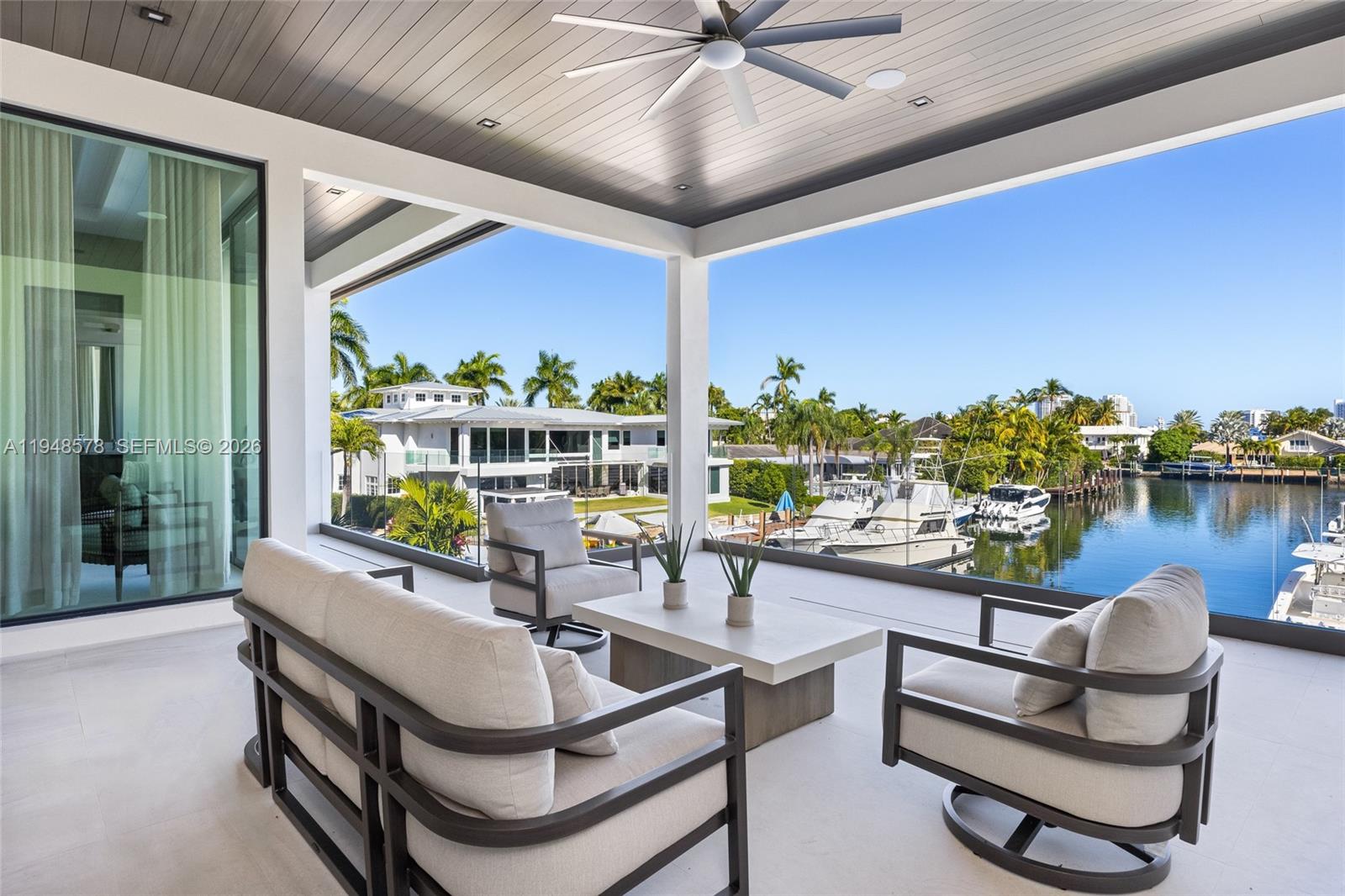 ISLA BAHIA - Residential