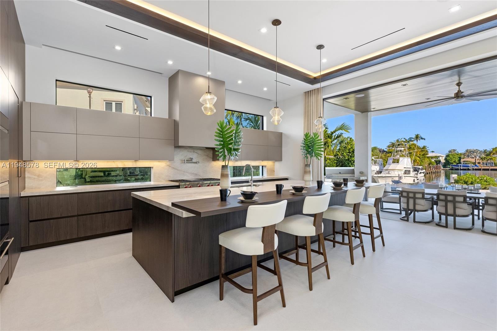 ISLA BAHIA - Residential